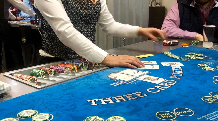 Generador de Cartas Reales: Juega con Dinero Real Seguro